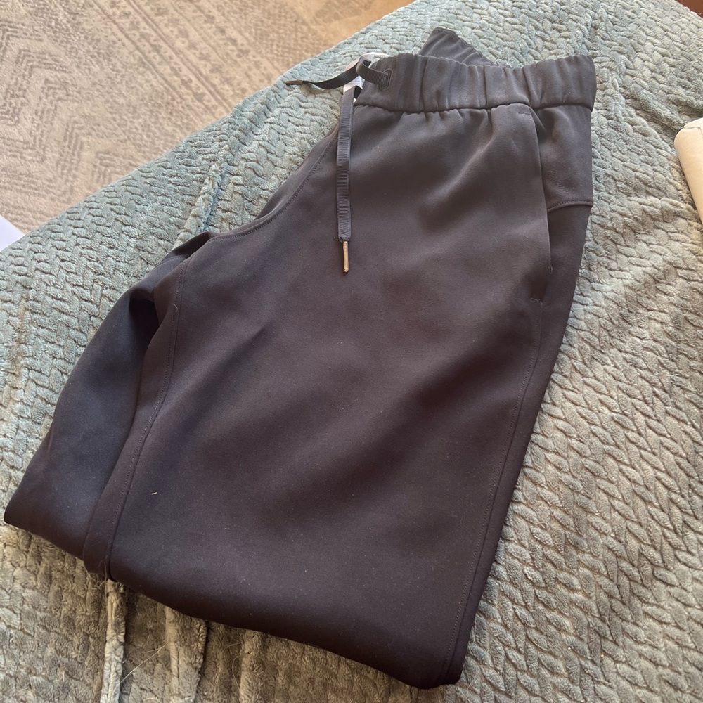 Lululemon on the fly mid rise joggers woven